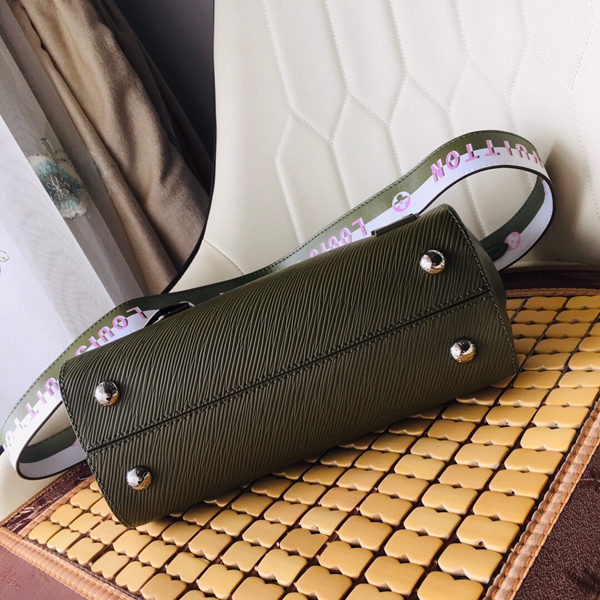 ルイヴィトンバッグ着用イメージ